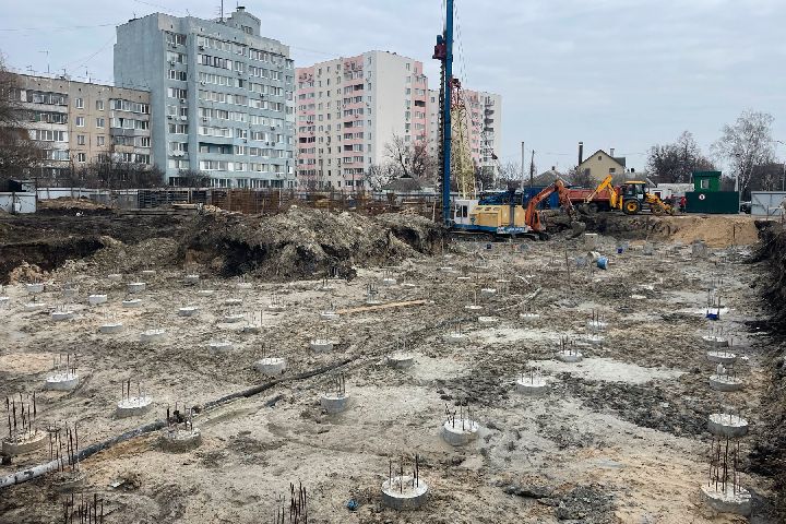 Буріння під палі для фундаменту багатоквартирного будинку в Києві
