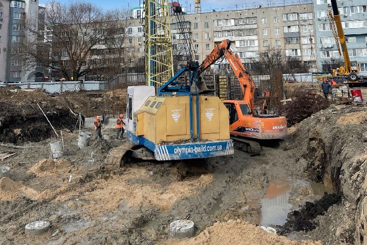 Буріння під палі для фундаменту багатоповерхового будинку в Києві