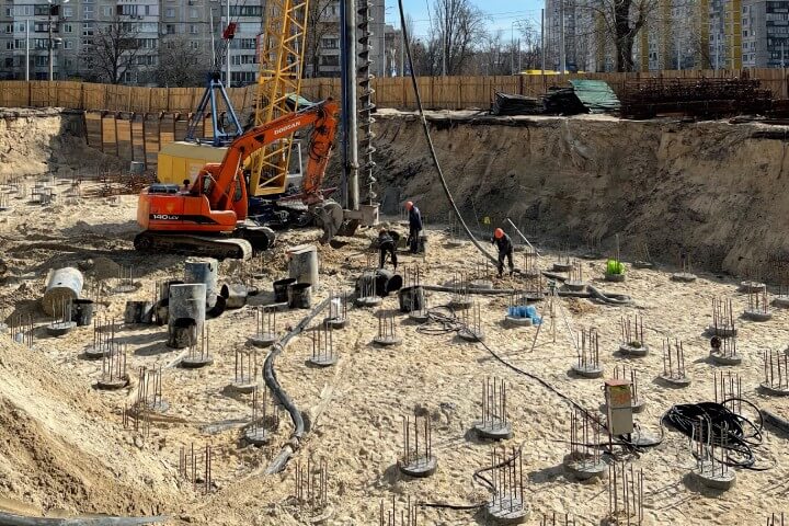 Буріння свердловин для встановлення паль під чотириповерховий будинок у Києві: компанія «Олімпія Білд»